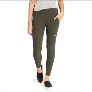 Athleta Wander Cargo Olive Green Jogger Pants